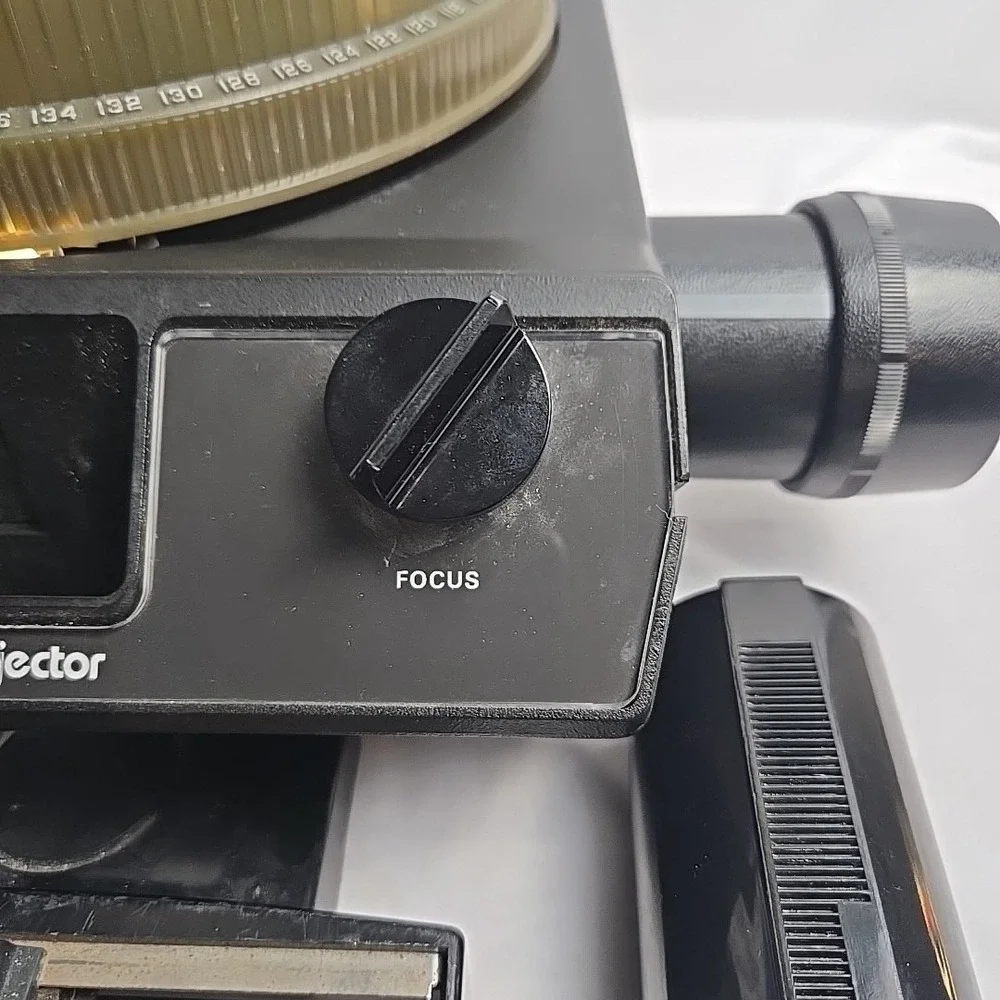 KODAK Carousel 4400 Slide Projector w/ Remote Slide Tray‎ Lens